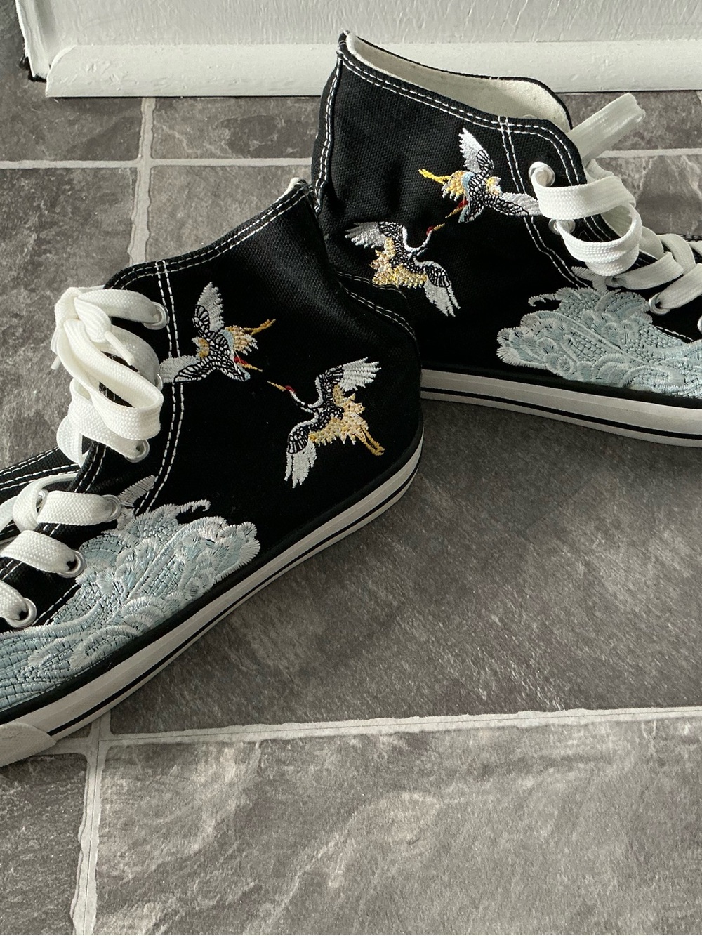 Embroidered Crane & Waves High Top Sneakers - EUC
